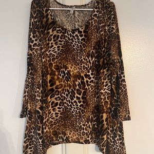 Women’s flowy too| animal print top